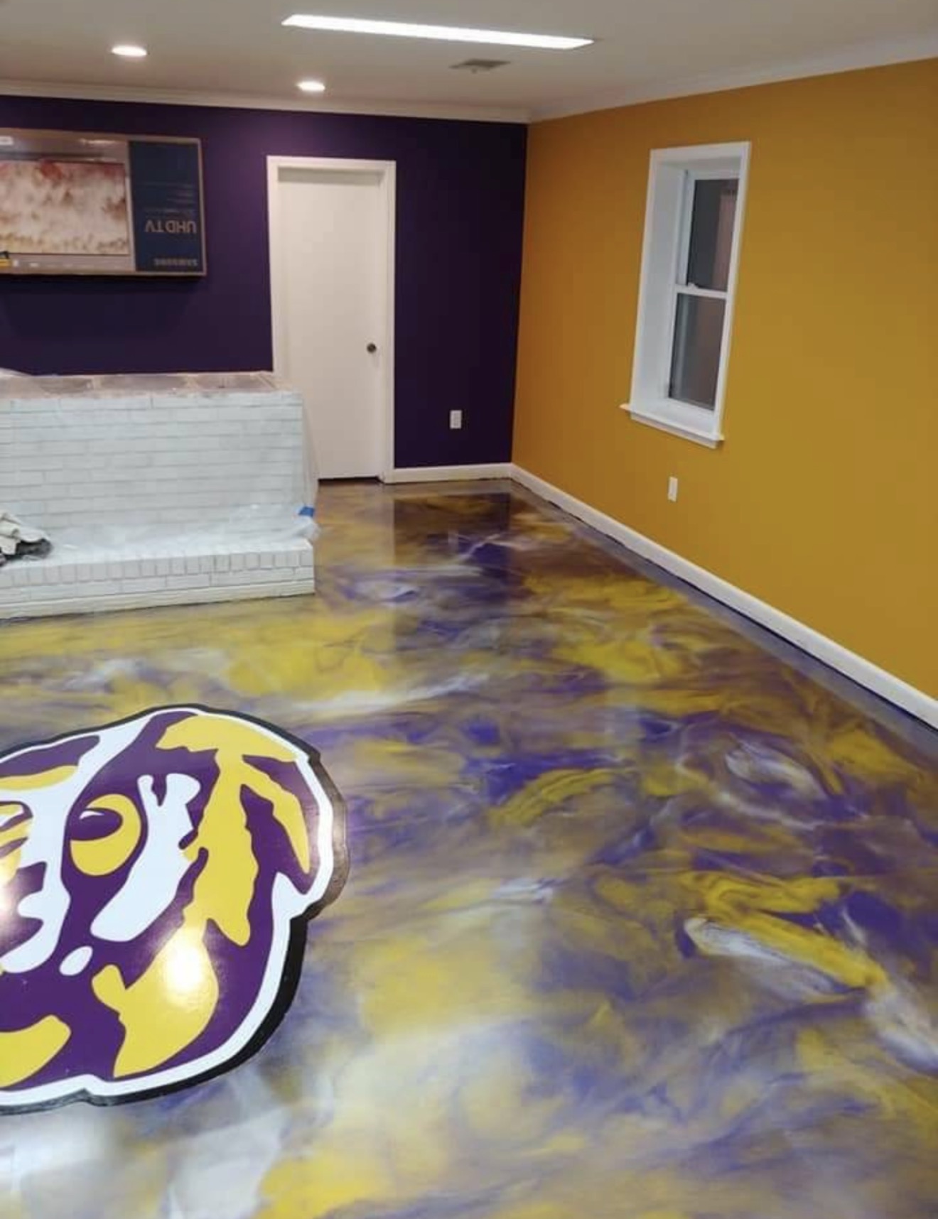 Metallic epoxy floor